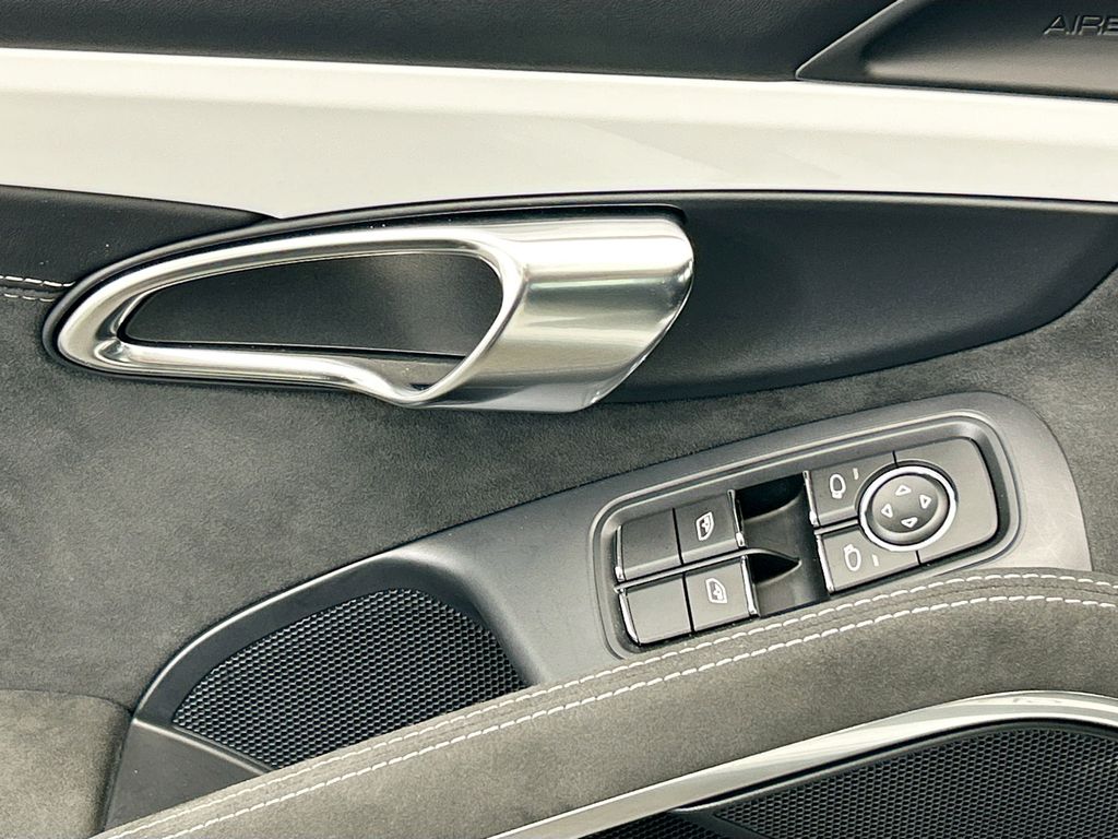 Thumbnail: 2015 Porsche 911 - 23