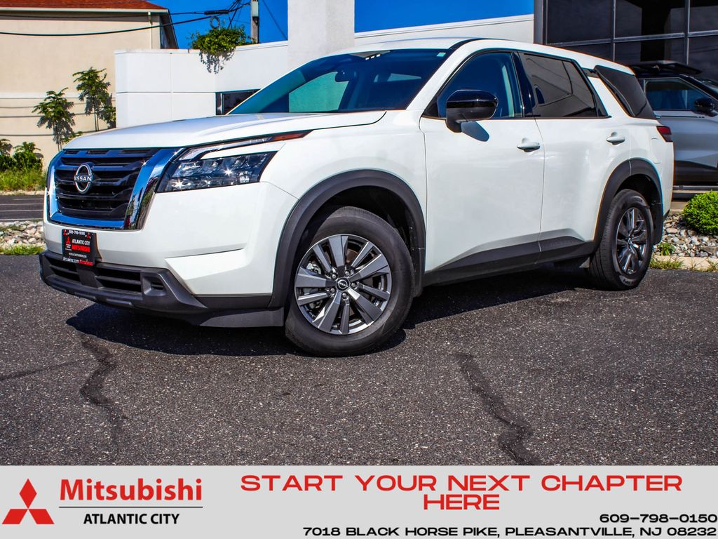 Glacier White 2025 Nissan Pathfinder SUV / Crossover All-Wheel Drive 9-Speed Automatic