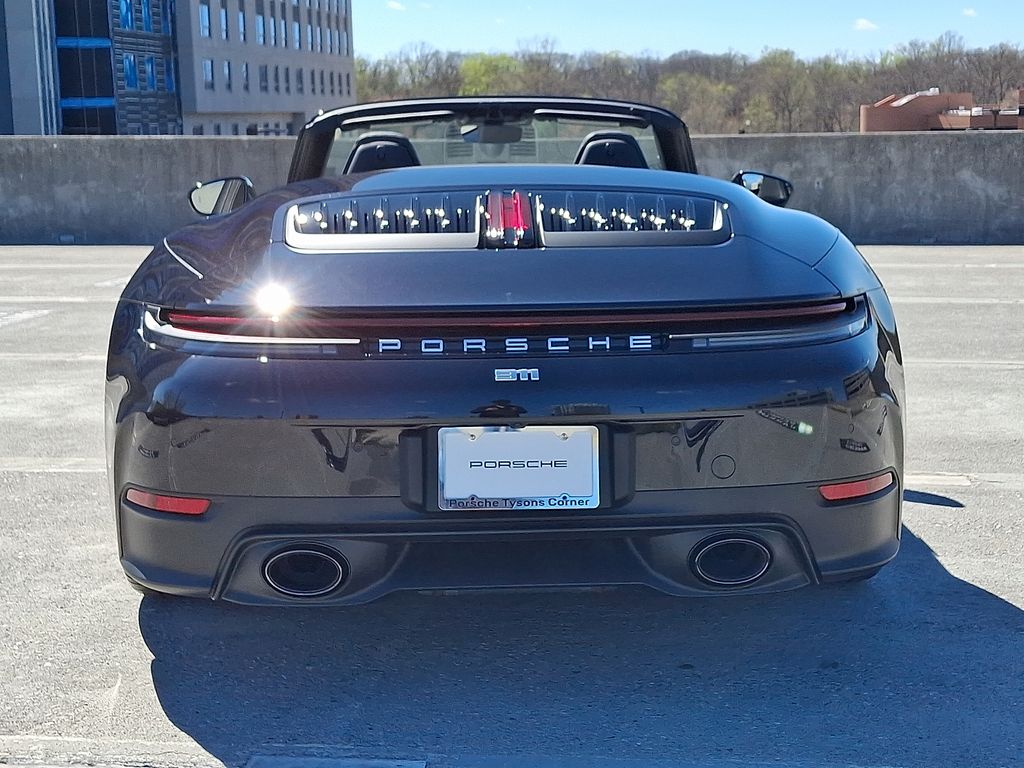 Thumbnail: 2026 Porsche 911 - 9