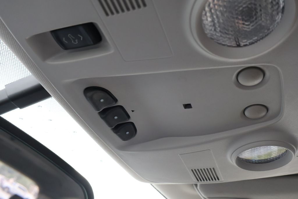 Thumbnail: 2011 Chevrolet Traverse - 30