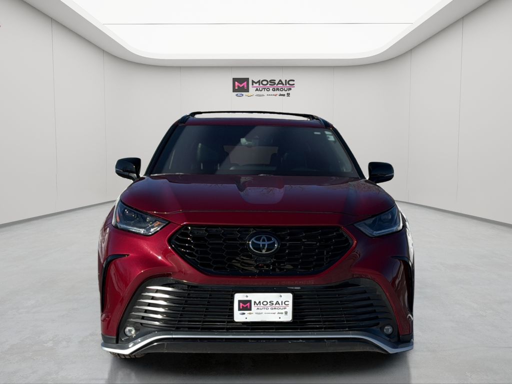 Used 2023 Toyota Highlander XSE with VIN 5TDKDRBH1PS513558 for sale in Zumbrota, Minnesota