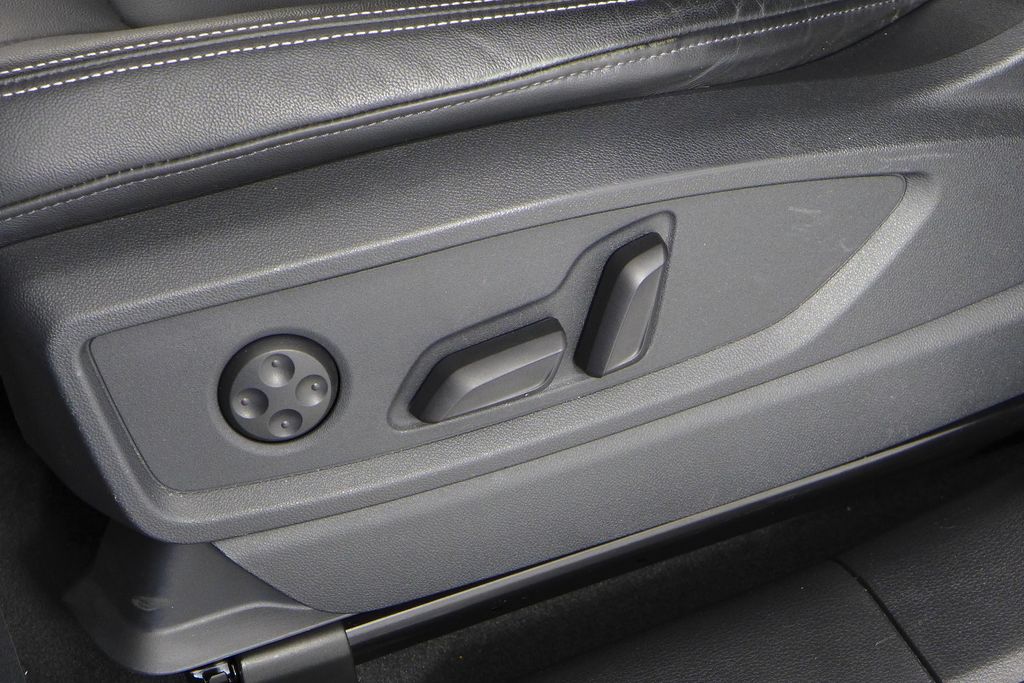 Thumbnail: 2021 Audi Q5 - 23