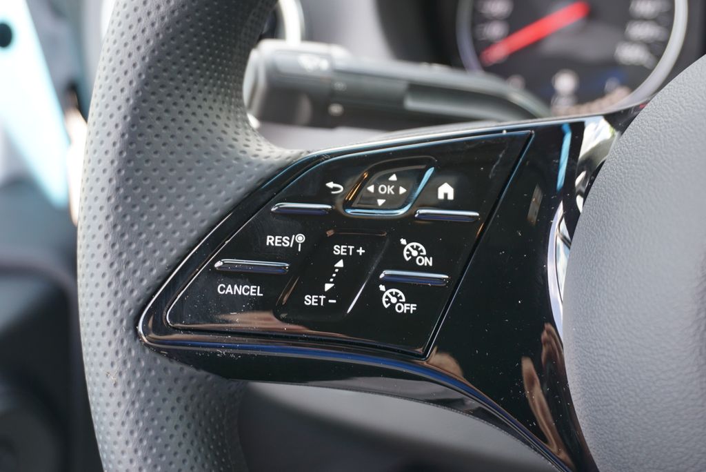 Thumbnail: 2025 Mercedes-Benz Sprinter - 31