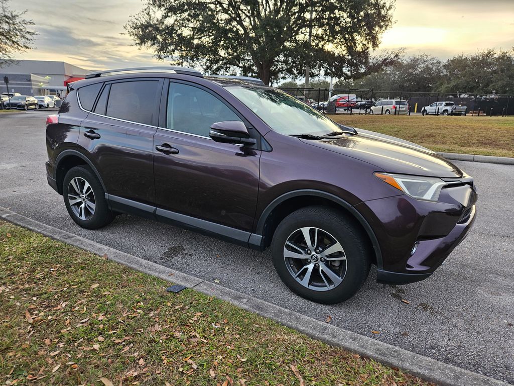 2017 Toyota RAV4 XLE 7