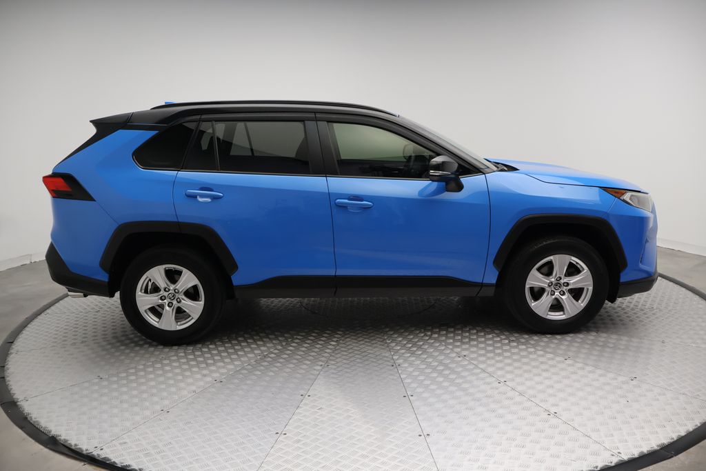 Thumbnail: 2019 Toyota RAV4 - 7