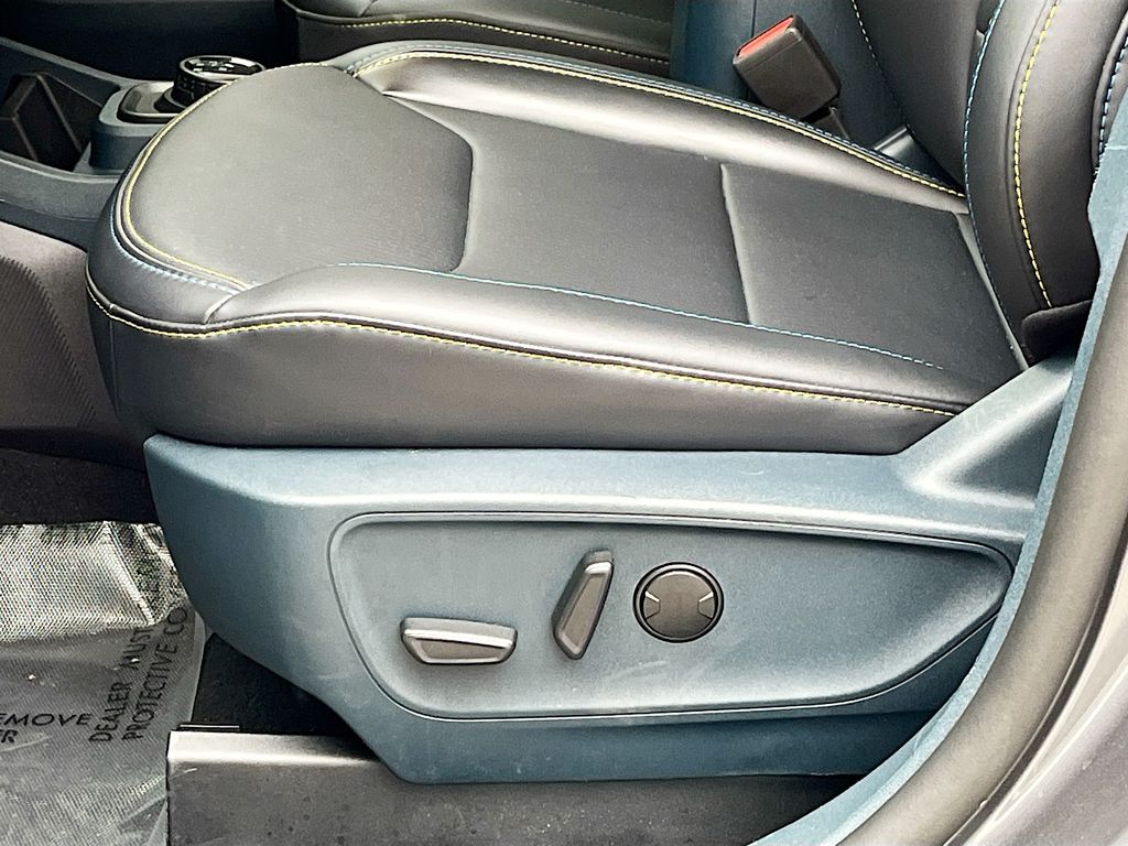 Used 2025 Gray Ford Lobo Standard image 18