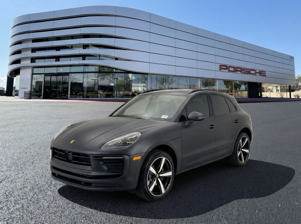 Thumbnail: 2026 Porsche Macan - 1