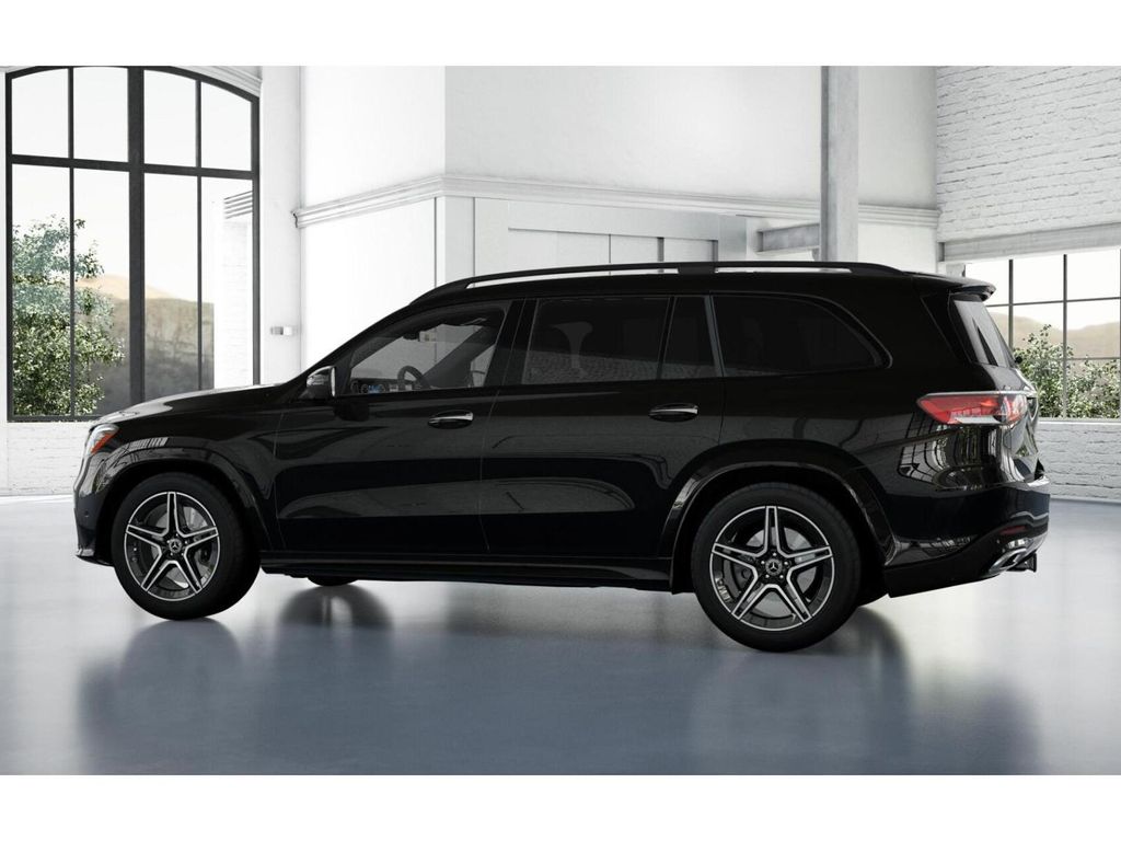 2025 Mercedes-Benz GLS 450 4MATIC 32