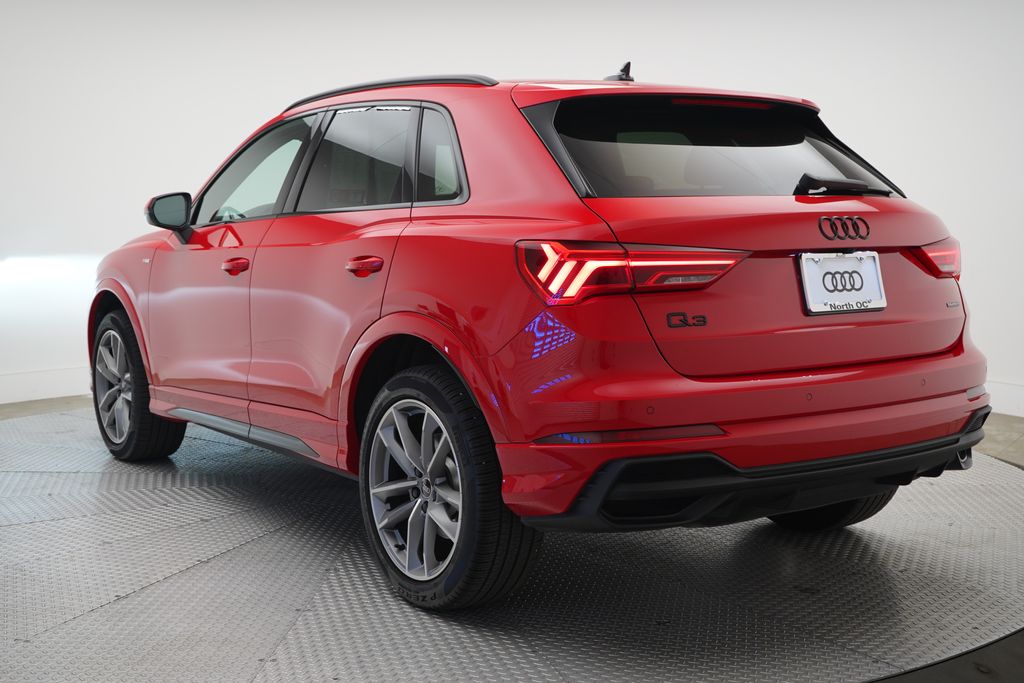 Thumbnail: 2023 Audi Q3 - 3