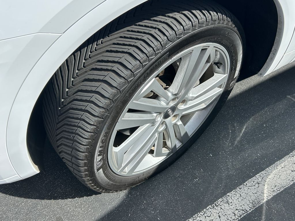 Thumbnail: 2019 Audi Q5 - 3