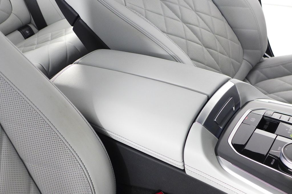 Thumbnail: 2023 BMW X5 - 16