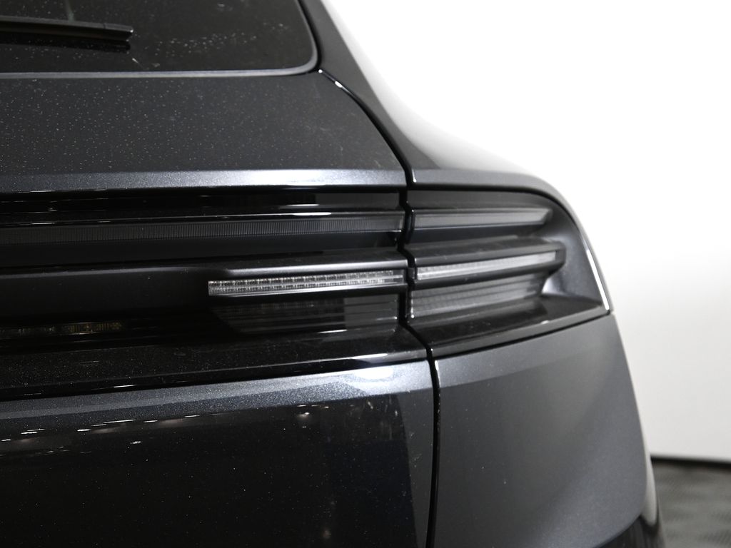 Thumbnail: 2026 Porsche Macan - 13