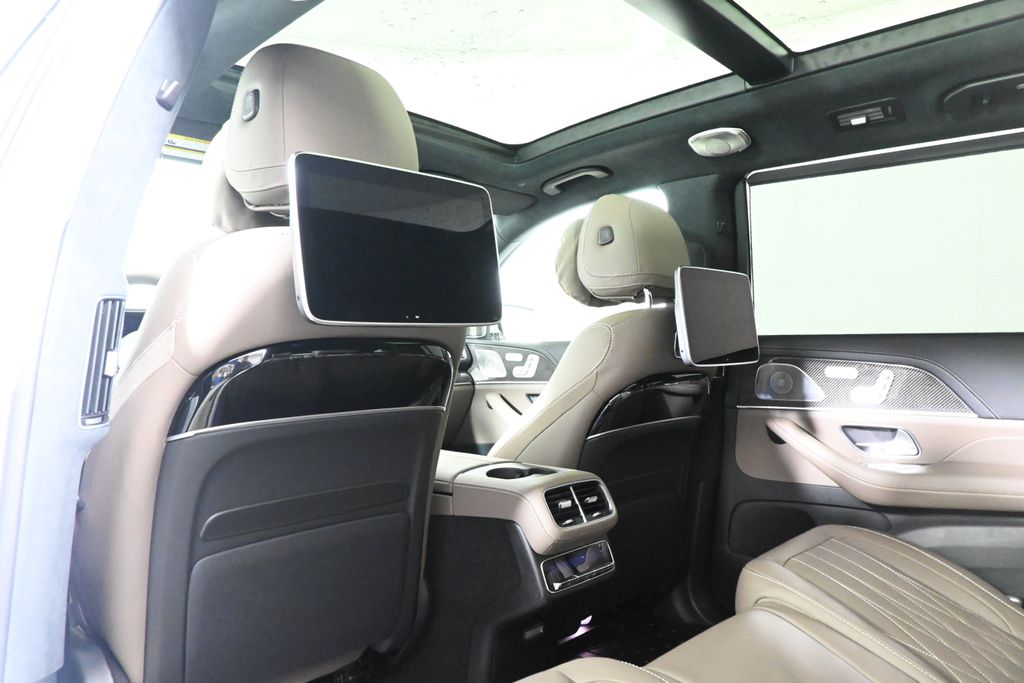 Thumbnail: 2026 Mercedes-Benz GLS - 29