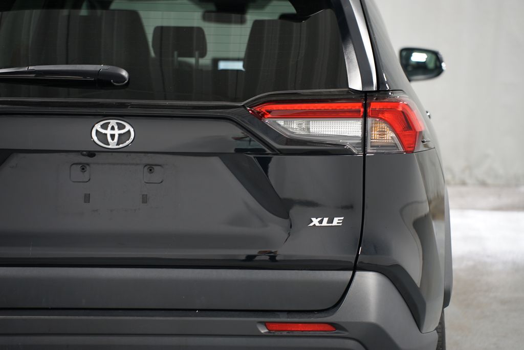 2024 Toyota RAV4 XLE 10