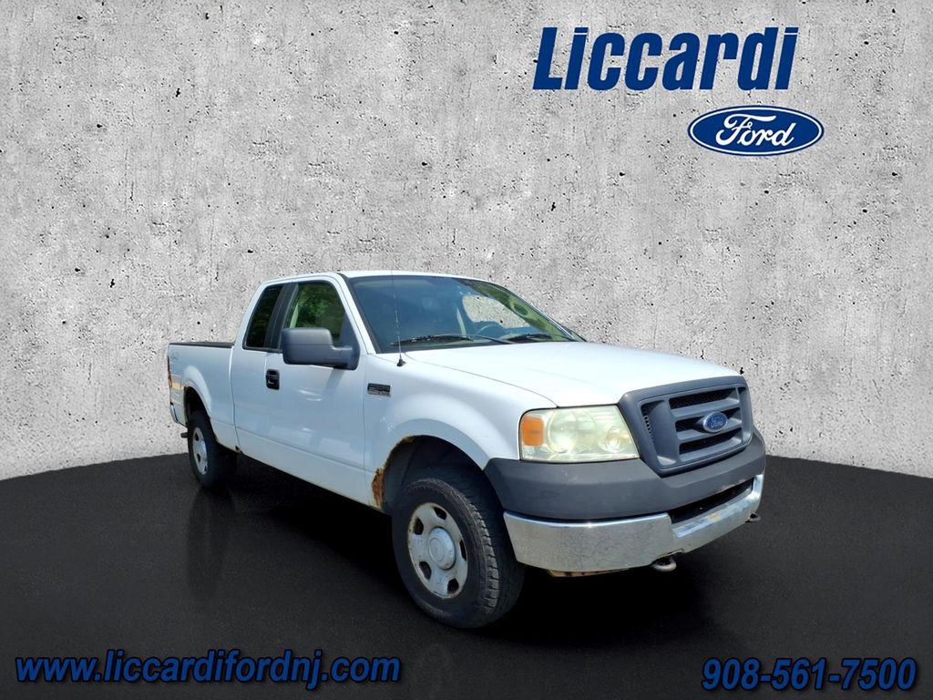 White 2005 Ford F-150 Pickup Truck Four-Wheel Drive 4-Speed Automatic Overdrive