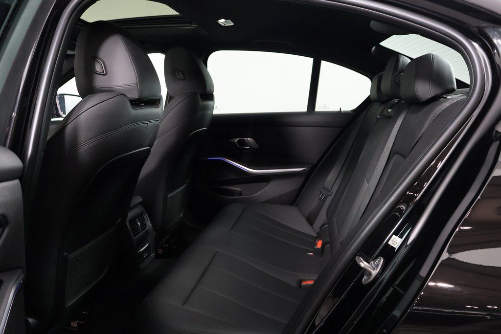 Thumbnail: 2021 BMW 3 Series - 11