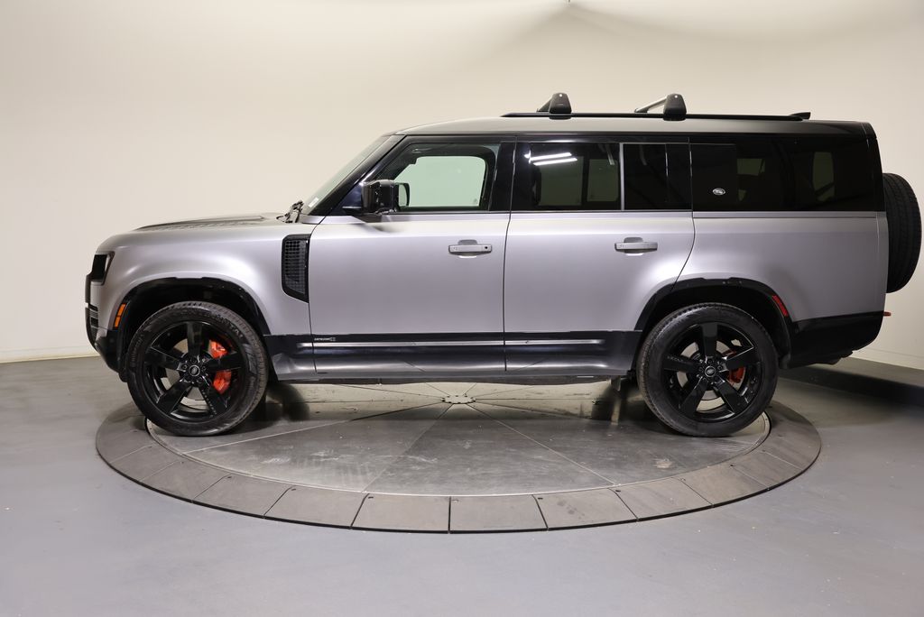 Thumbnail: 2023 Land Rover Defender - 3