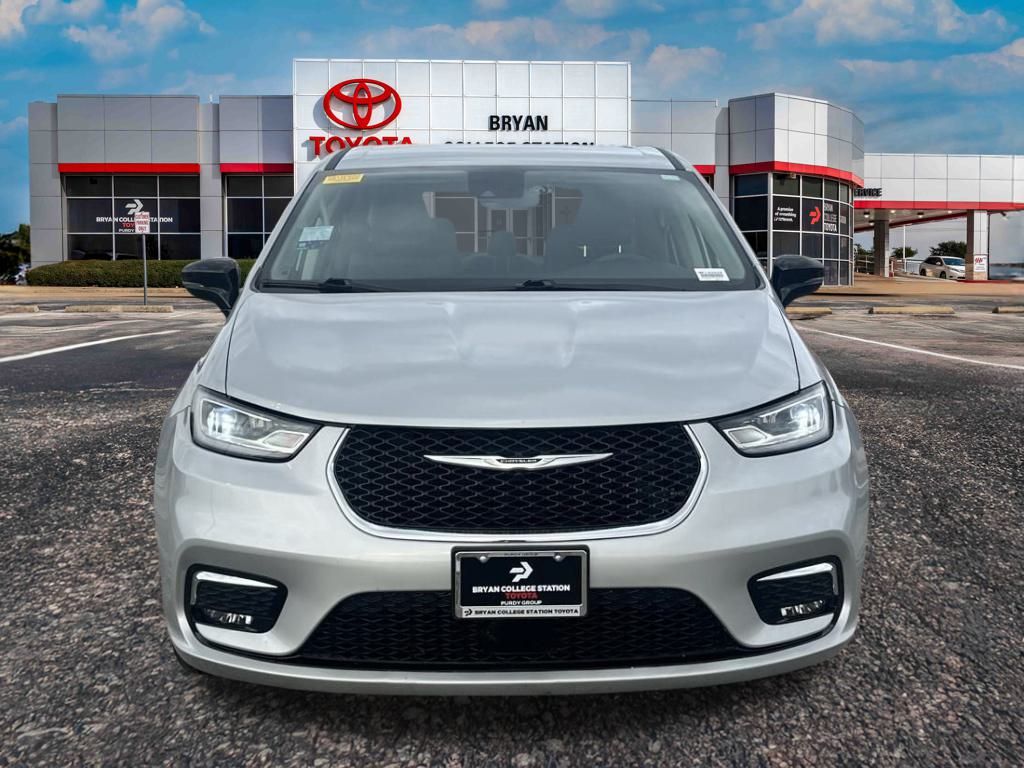 2024 Chrysler Pacifica Touring L photo