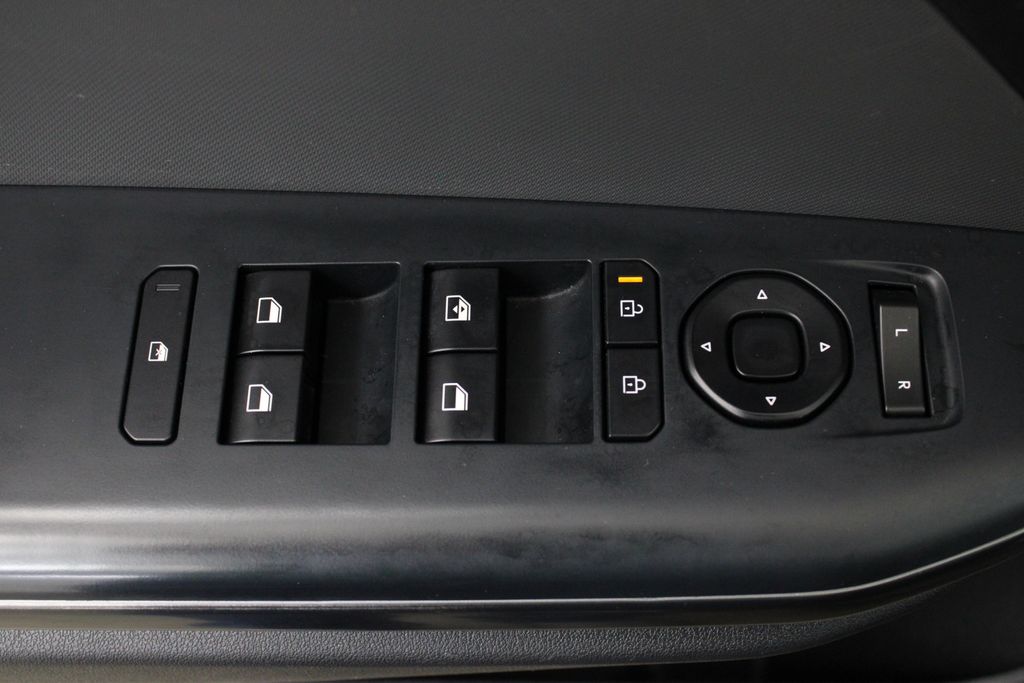 used 2025 Kia K4 car