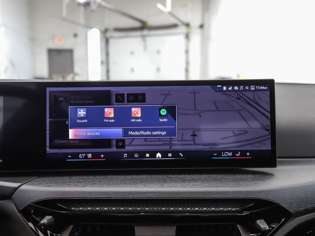 Thumbnail: 2025 BMW 3 Series - 16