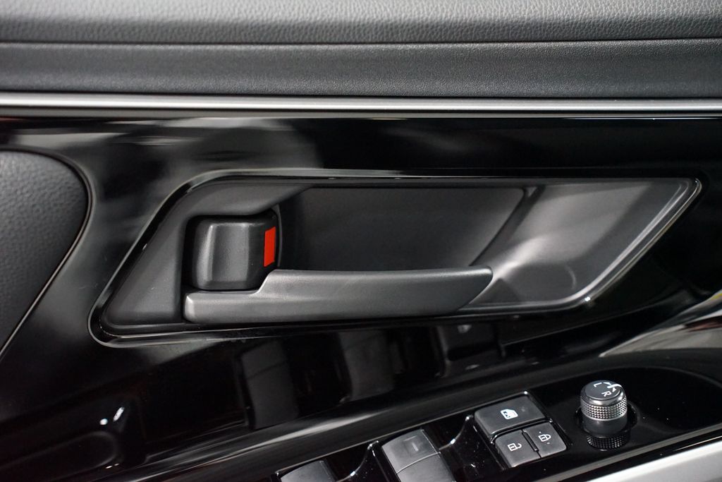 Thumbnail: 2024 Toyota bZ4X - 29