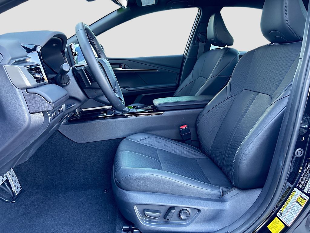 Thumbnail: 2025 Toyota Camry - 18