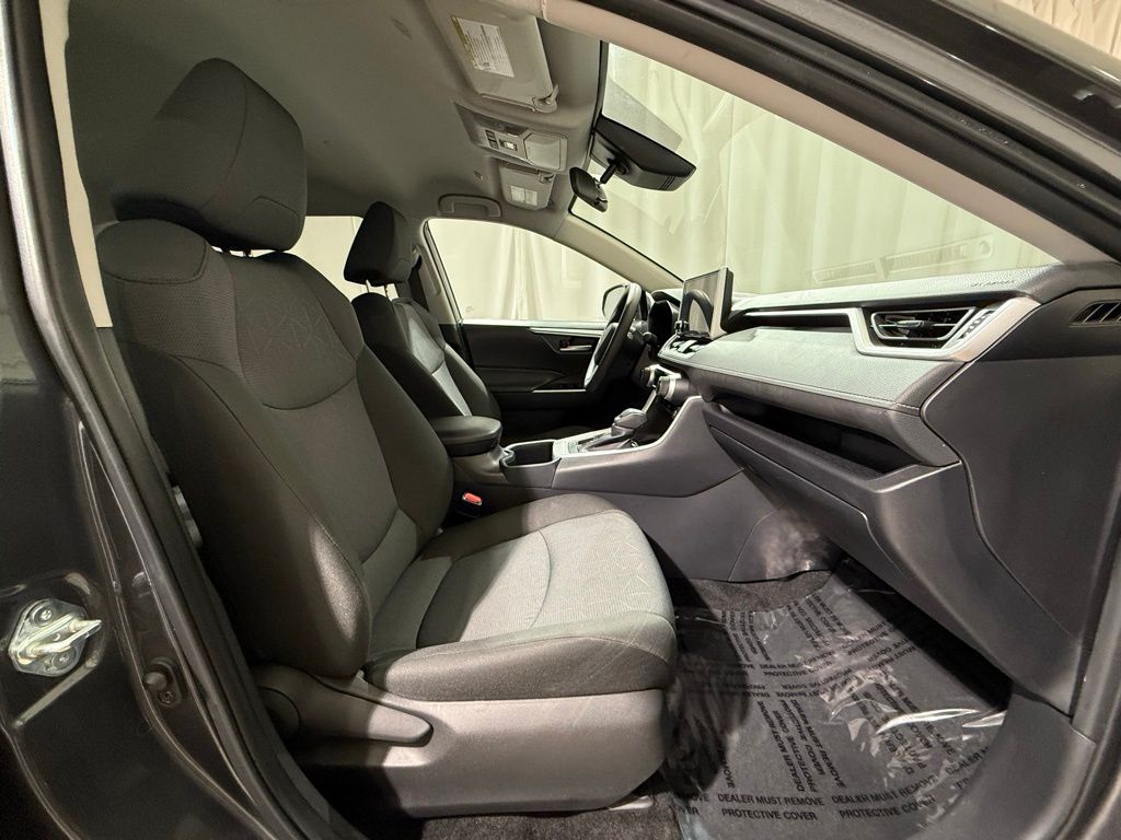 Thumbnail: 2025 Toyota RAV4 - 21