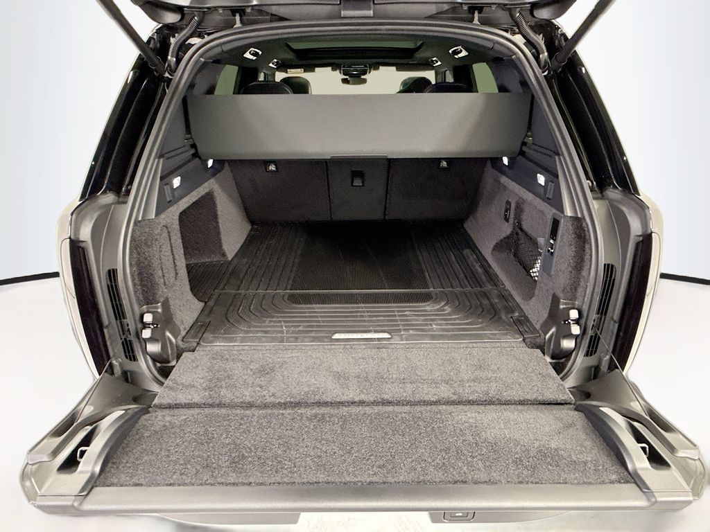 Thumbnail: 2026 Land Rover Range Rover - 27