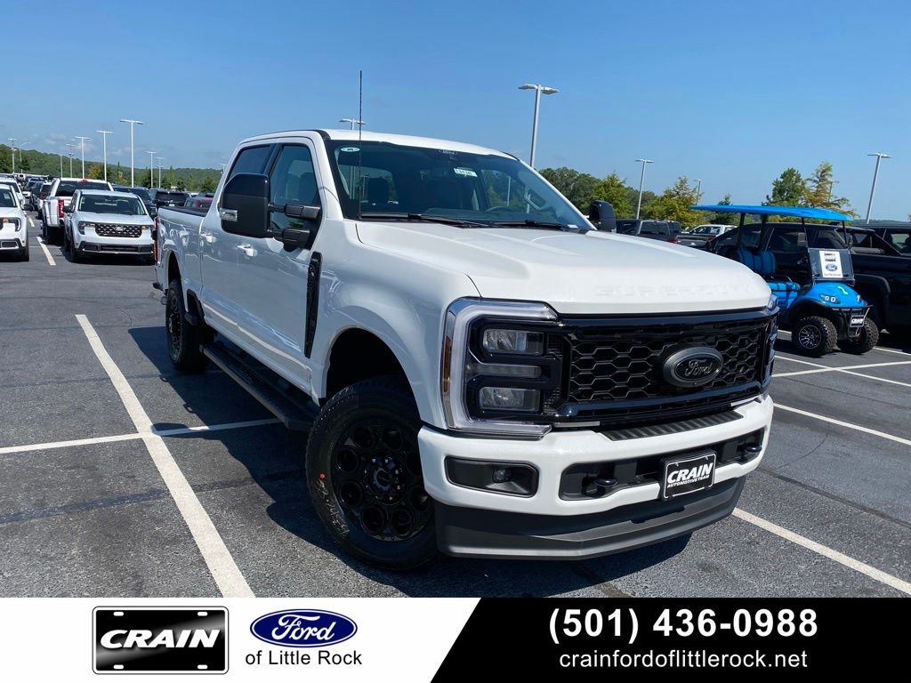 White Metallic 2026 Ford F-250 Super Duty Pickup Truck Four-Wheel Drive Automatic