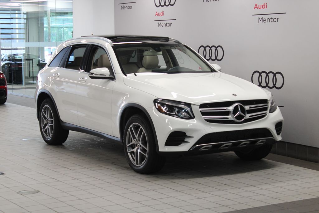 Thumbnail: 2017 Mercedes-Benz GLC - 8