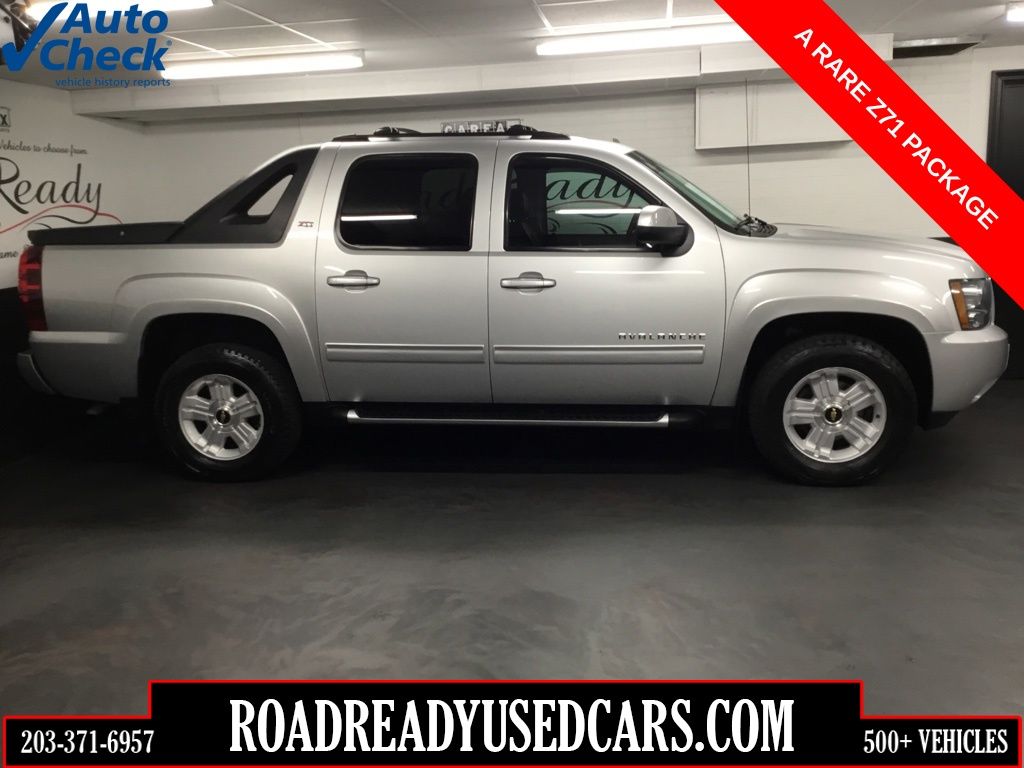 Silver Ice Metallic 2012 Chevrolet Avalanche Pickup Truck Four-Wheel Drive 6-Speed Automatic