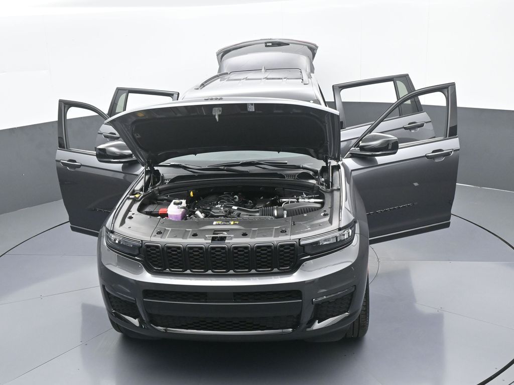 Used 2025 Baltic Gray Metallic Clearcoat Jeep Limited image 41