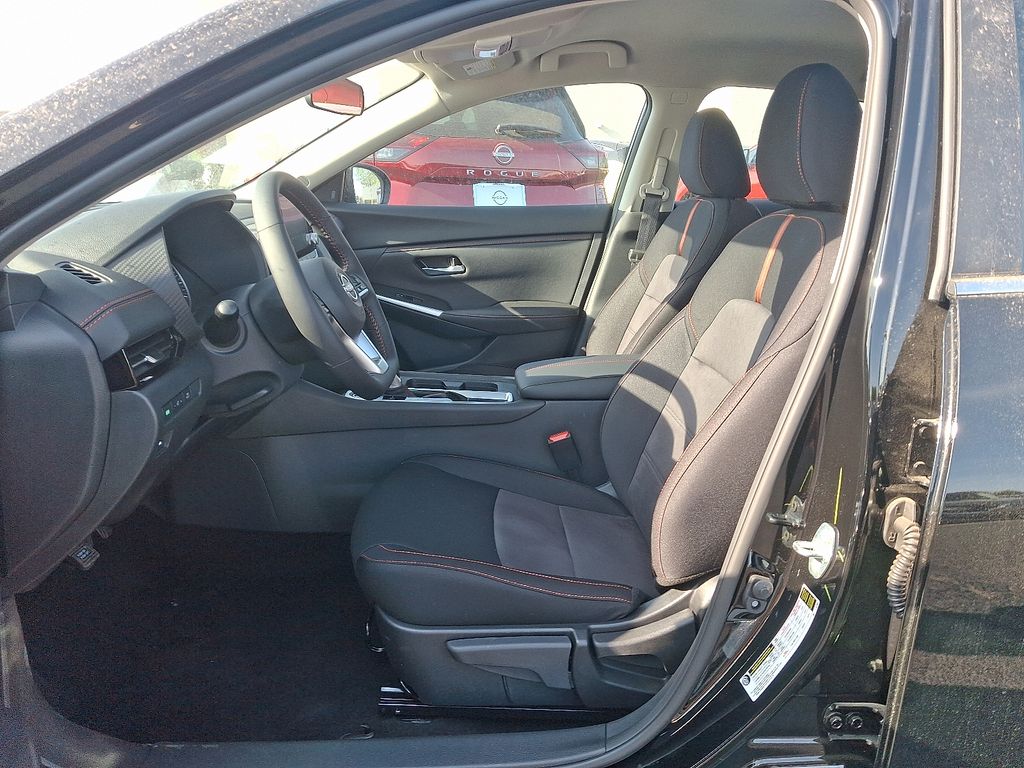 2025 Nissan Sentra SR 6
