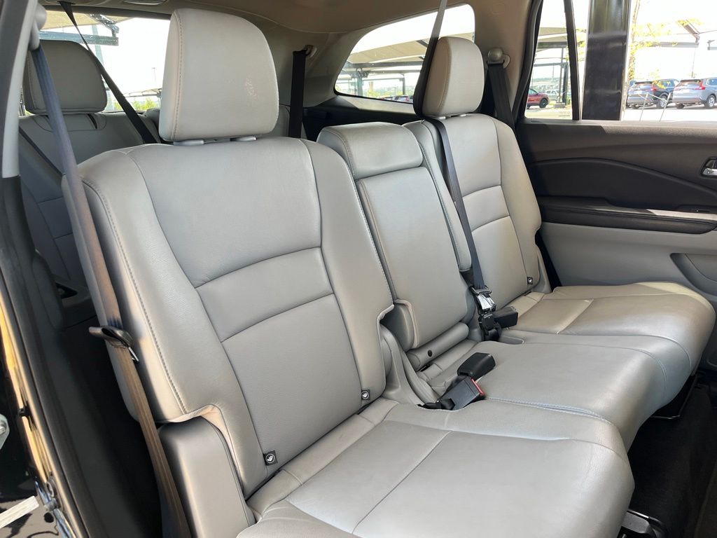 Thumbnail: 2016 Honda Pilot - 26