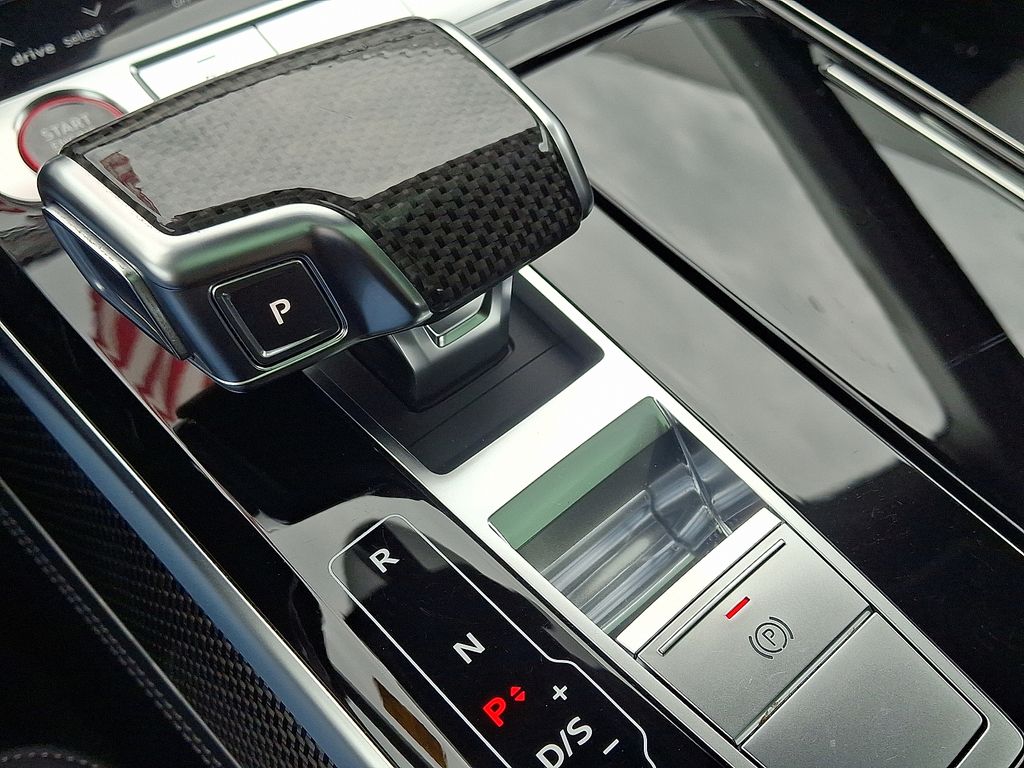 Thumbnail: 2022 Audi S8 - 15