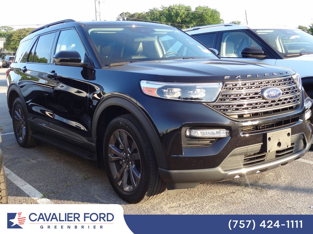 2023 Ford Explorer XLT 4WD's photo