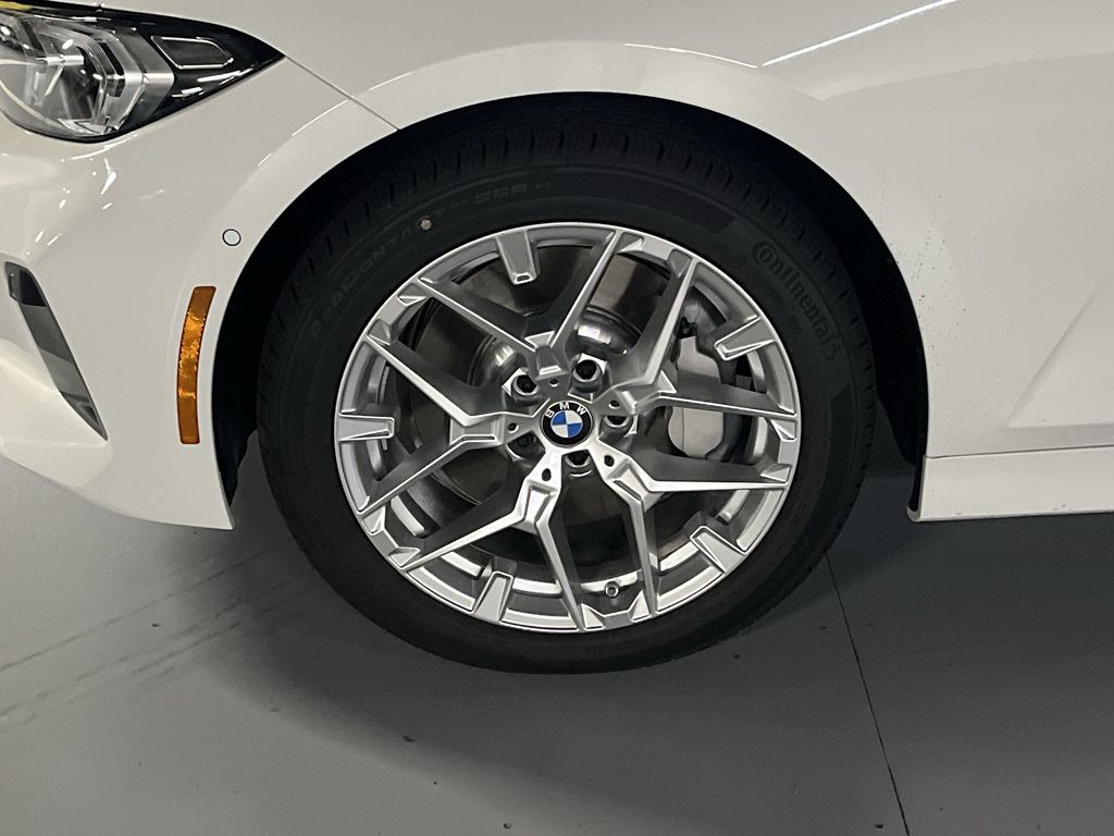 Thumbnail: 2025 BMW 3 Series - 10