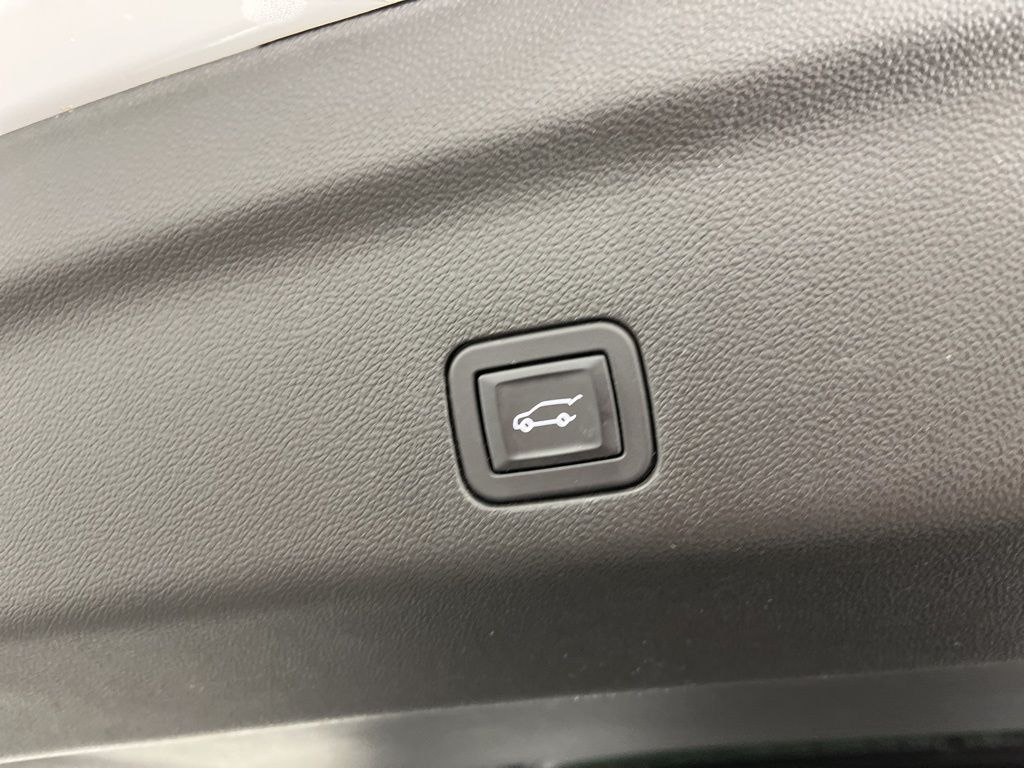 Thumbnail: 2024 Chevrolet Suburban - 23