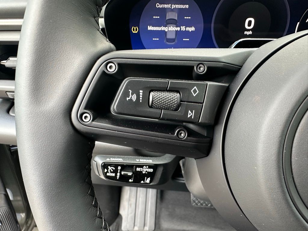 Thumbnail: 2026 Porsche Macan - 18