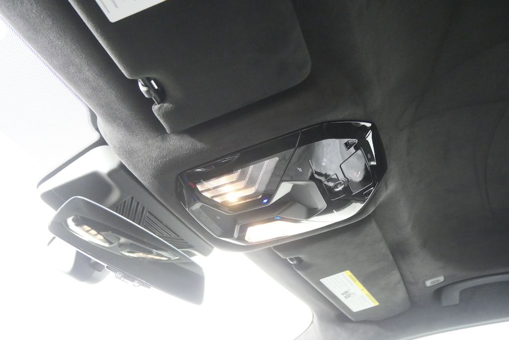 Thumbnail: 2026 BMW M5 - 26