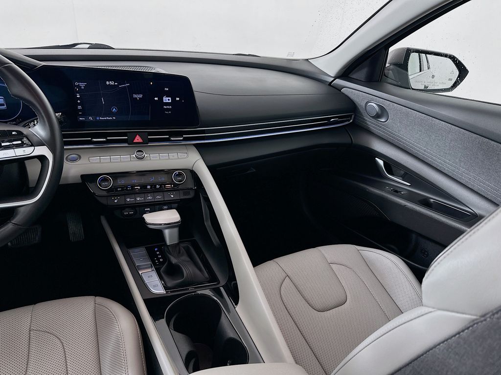 Thumbnail: 2024 Hyundai Elantra - 25