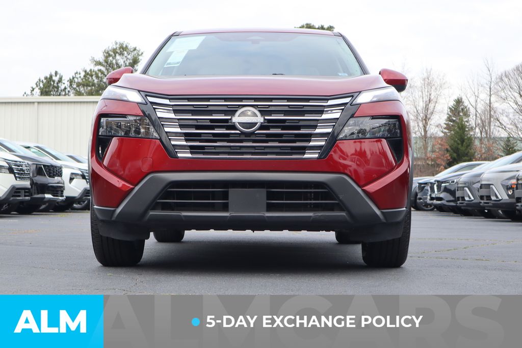 Used 2025 Red Nissan SV image 4