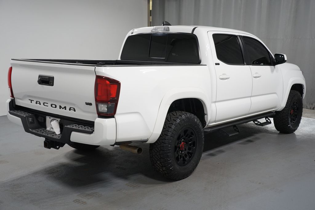 Thumbnail: 2021 Toyota Tacoma - 8