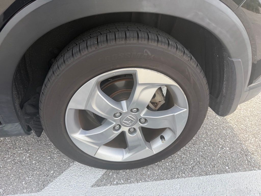 Certified Used 2019 Crystal Black Pearl Honda LX image 10