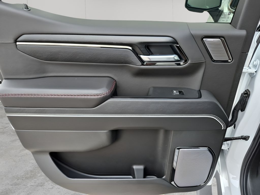 New 2026 White GMC AT4X image 17