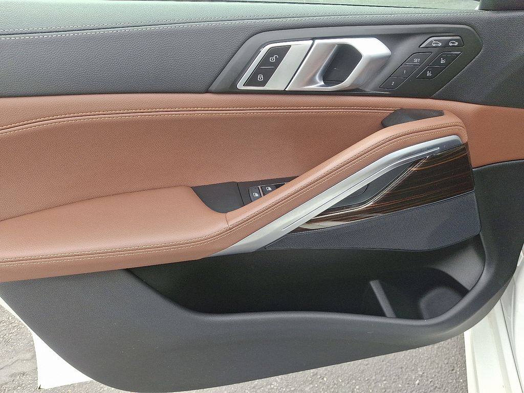 2021 BMW X6 xDrive40i 14