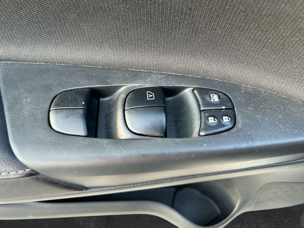 Thumbnail: 2019 Nissan Sentra - 12