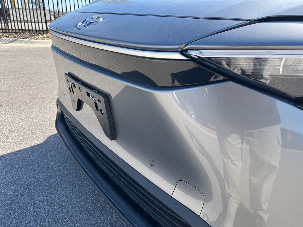 Thumbnail: 2024 Toyota bZ4X - 16