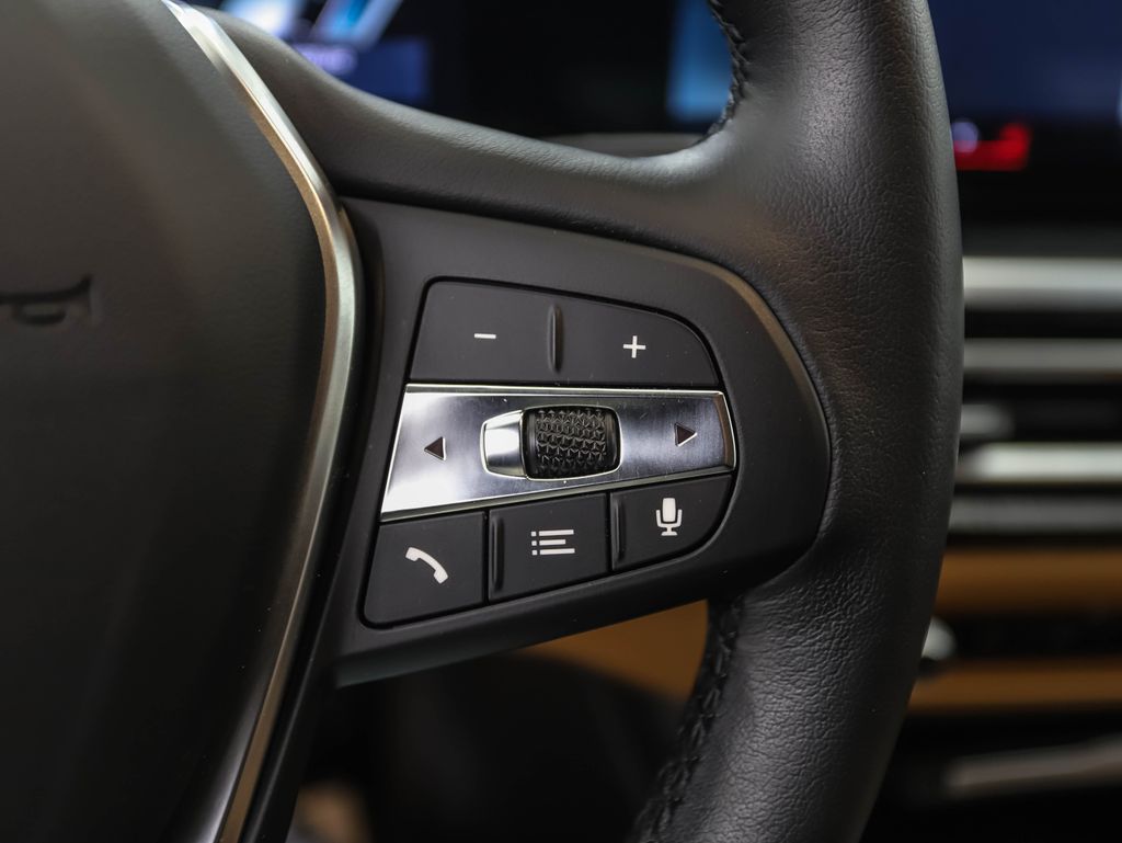 Thumbnail: 2023 BMW i4 - 13