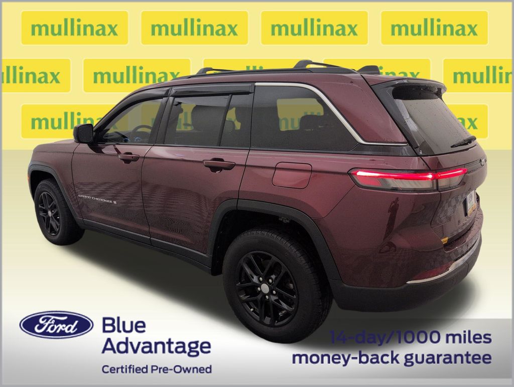Certified Used 2025 Red Jeep Laredo X image 10